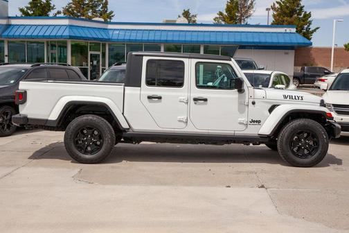 2021 Jeep Gladiator Sport