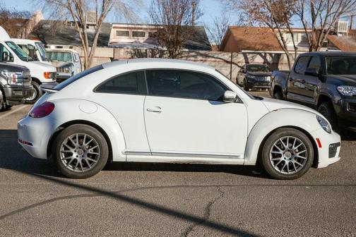 2018 Volkswagen Beetle 2.0T S