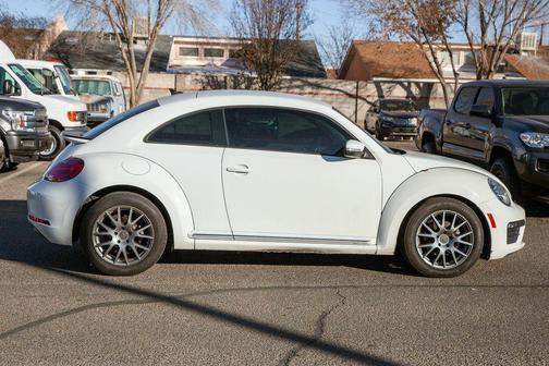 2018 Volkswagen Beetle 2.0T S