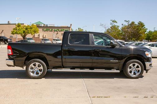 Diamond Black Crystal Pearlcoat 2021 RAM 1500 Big Horn/Lone Star