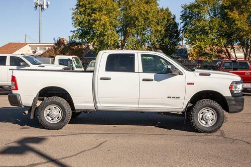 2020 RAM 2500 Tradesman Crew Cab 4X4 6'4' Box