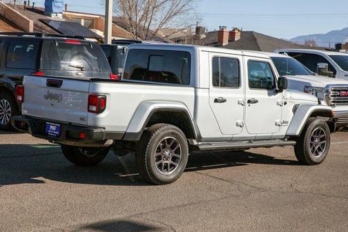 2023 Jeep Gladiator Overland