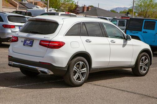 White 2019 Mercedes-Benz GLC 300 4MATIC