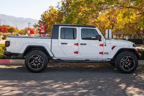 2022 Jeep Gladiator Willys 4x4