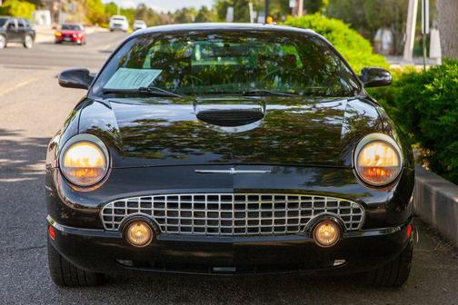 2004 Ford Thunderbird Base