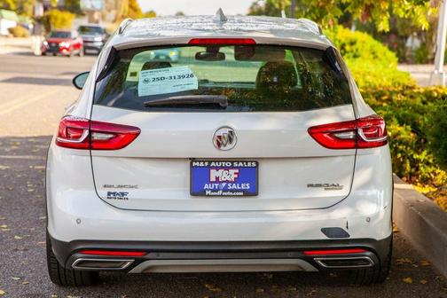 2018 Buick Regal TourX Essence