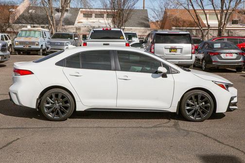 2025 Toyota Corolla Hybrid SE