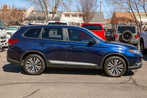 2019 Mitsubishi Outlander ES