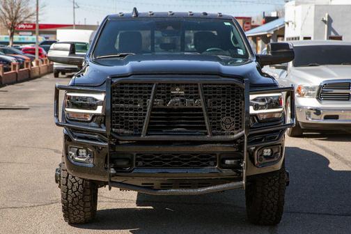 2022 RAM 3500 Laramie Crew Cab 4x4 8' Box