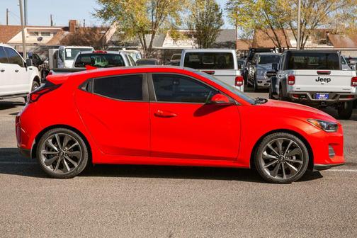 2020 Hyundai Veloster 2