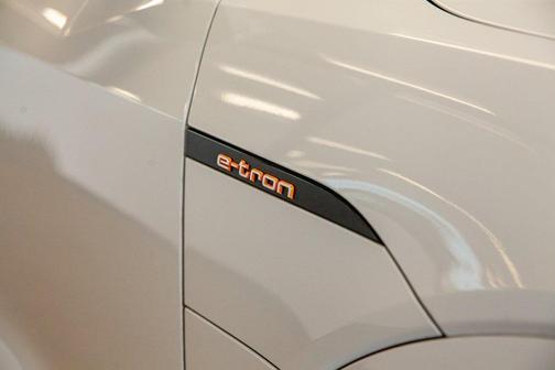 Glacier White 2021 Audi e-tron Premium