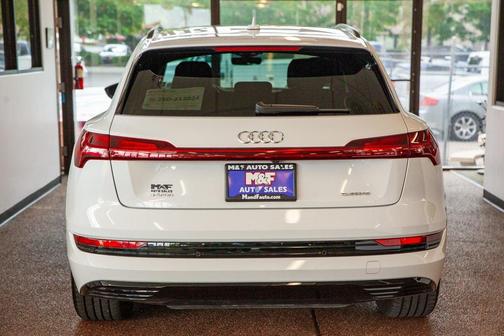 Glacier White 2021 Audi e-tron Premium