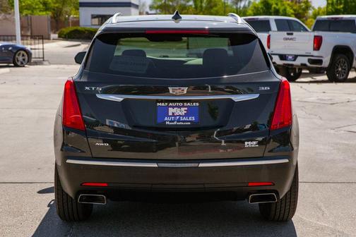 Manhattan Noir Metallic 2019 Cadillac XT5 Luxury