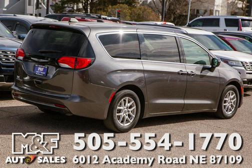 2023 Chrysler Voyager LX