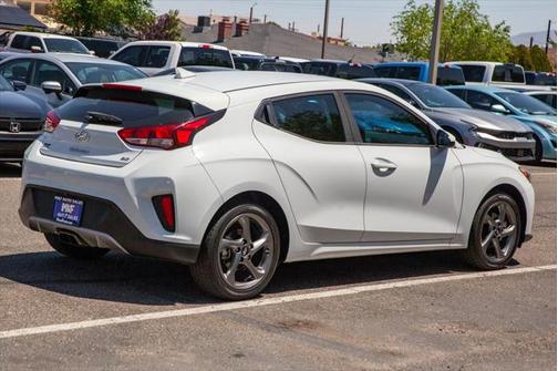 2021 Hyundai Veloster 2