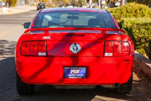 2006 Ford Mustang Deluxe