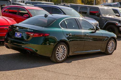 Verde Visconti Metallic 2021 Alfa Romeo Giulia Base
