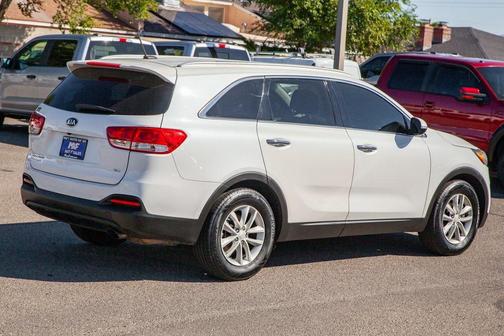 2017 Kia Sorento LX