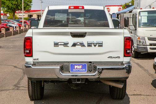 Bright White Clearcoat 2025 RAM 2500 Tradesman Crew Cab 4x4 6'4' Box