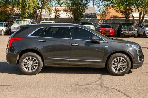 Manhattan Noir Metallic 2019 Cadillac XT5 Luxury