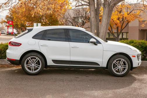 2018 Porsche Macan Base