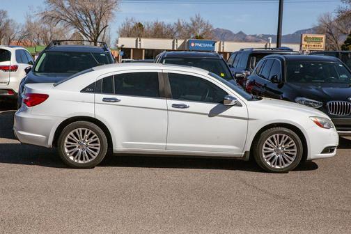 2013 Chrysler 200 Limited