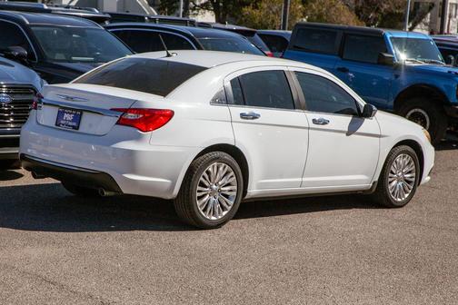 2013 Chrysler 200 Limited