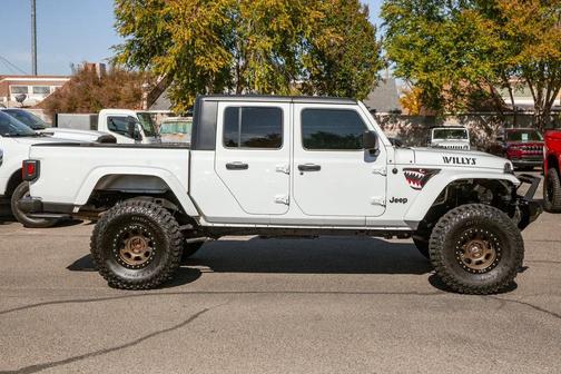 2021 Jeep Gladiator Willys 4x4