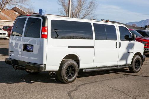 2022 Chevrolet Express 3500 RWD 3500 Extended Wheelbase LS