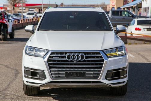 Glacier White 2018 Audi Q7 3.0T Prestige