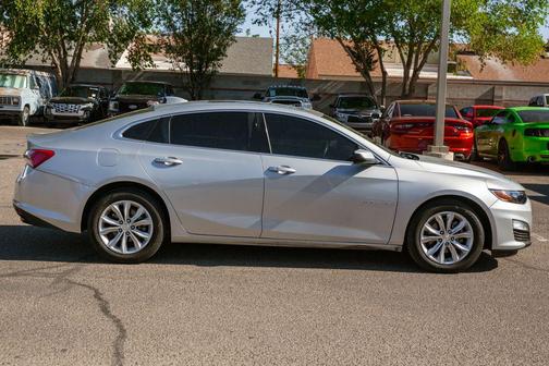 Silver Ice Metallic 2021 Chevrolet Malibu FWD LT