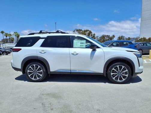 Pearl 2026 Nissan Pathfinder Platinum