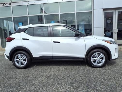 2025 Nissan Kicks Play S