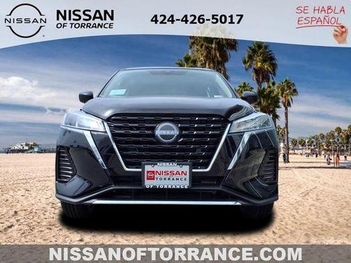 Super Black 2025 Nissan Kicks Play S