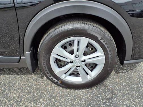 Super Black 2025 Nissan Kicks Play S