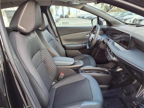 2026 Nissan Leaf PLAT+