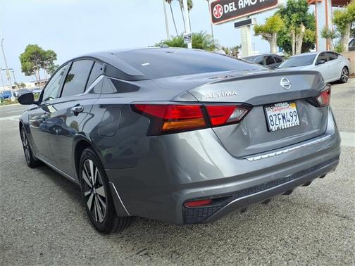 2021 Nissan Altima 2.5 SV