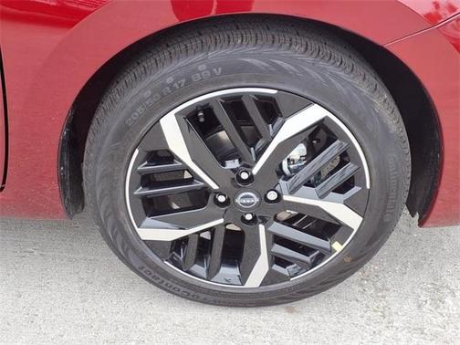 2025 Nissan Versa 1.6 SR