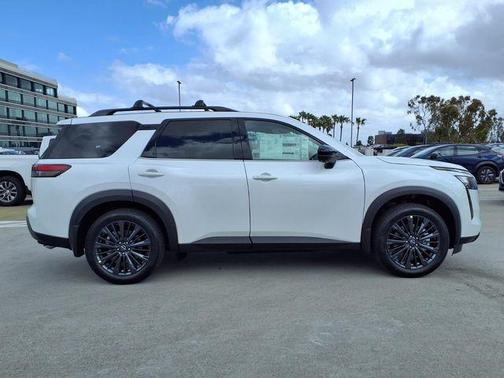 Everest White P 2026 Nissan Pathfinder SL