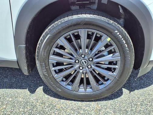 Everest White P 2026 Nissan Pathfinder SL