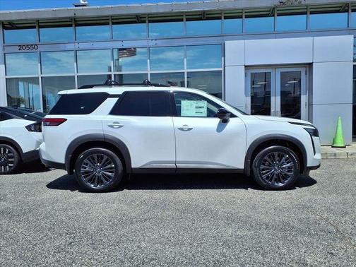 Everest White P 2026 Nissan Pathfinder SL