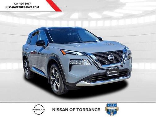 Gray / Black 2022 Nissan Rogue Platinum