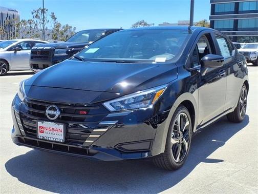 2025 Nissan Versa 1.6 SR