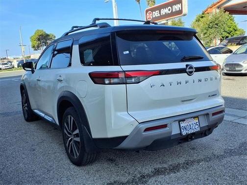 2024 Nissan Pathfinder Platinum