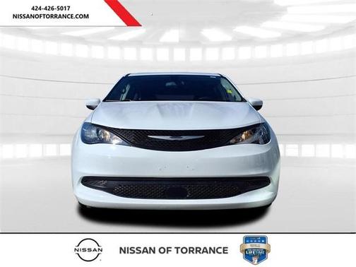 2022 Chrysler Voyager LX