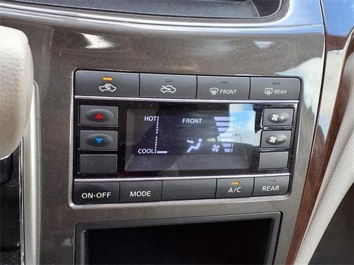 2015 Nissan Quest S
