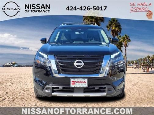 2025 Nissan Pathfinder SL