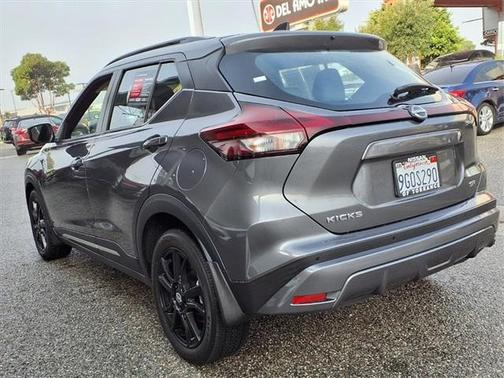 2023 Nissan Kicks SR