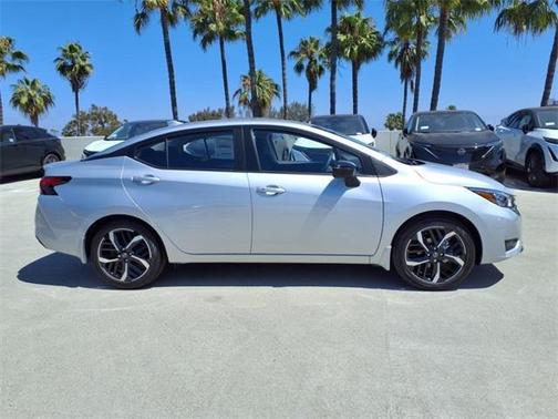 2025 Nissan Versa 1.6 SR