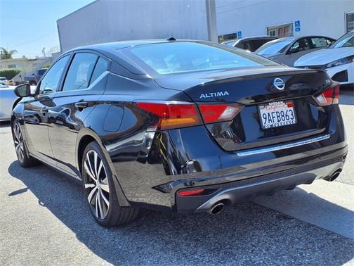2022 Nissan Altima 2.5 SR